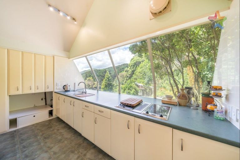 Photo of property in 39 Nikau Road, Point Howard, Lower Hutt, 5013