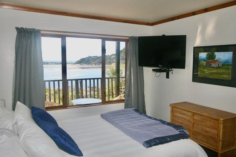Photo of property in 16 Pine Grove, Tairua, 3508