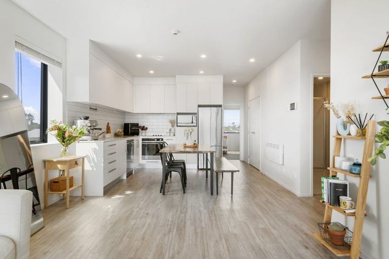 Photo of property in 210/165 Lake Road, Northcote, Auckland, 0627