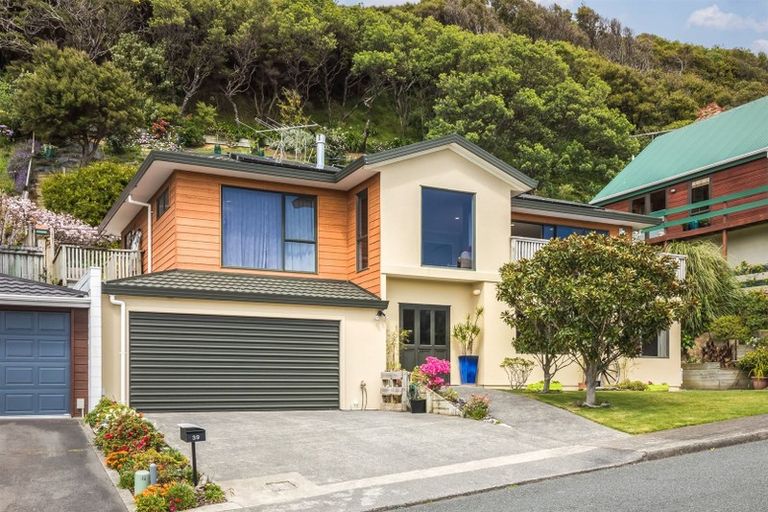 Photo of property in 39 Leeward Drive, Whitby, Porirua, 5024