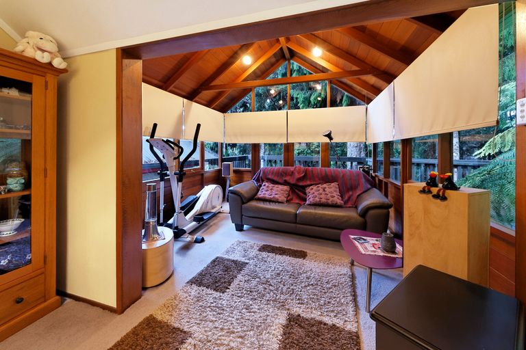 Photo of property in 16 Kauri Loop Road, Oratia, Auckland, 0604