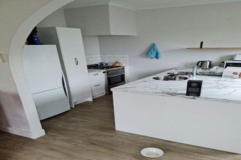 Photo of property in 310 West Coast Road, Glen Eden, Auckland, 0602