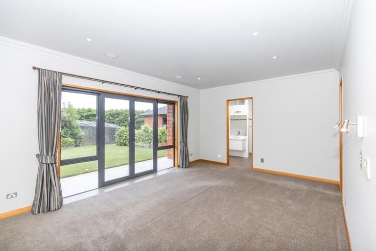 Photo of property in 28 Osborne Road, Horsham Downs, Hamilton, 3281