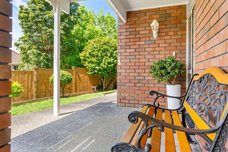 Photo of property in 18 Murano Place, Chatswood, Auckland, 0626