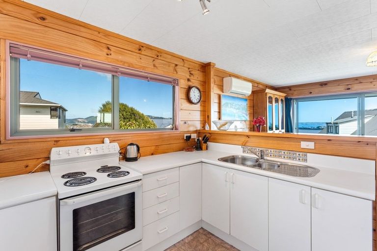 Photo of property in 16 Coventry Close, Ascot Park, Porirua, 5024