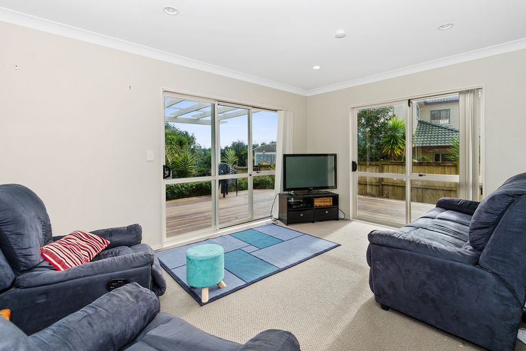 Photo of property in 29 Fergy Crescent, Wattle Downs, Auckland, 2103