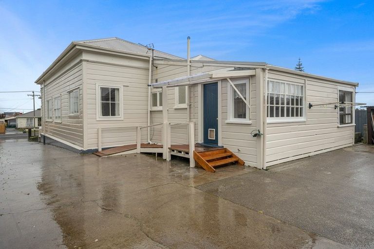 Photo of property in 3 Victoria Street, Hawera, 4610