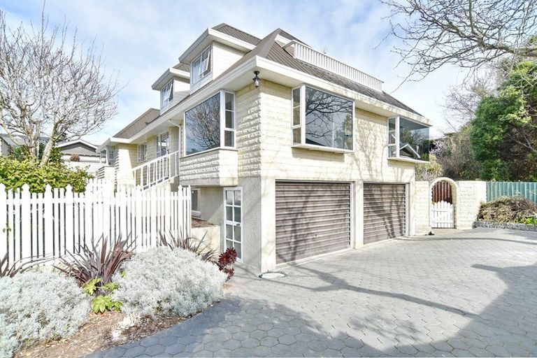 Photo of property in 2/2 Valley Road, Cashmere, Christchurch, 8022