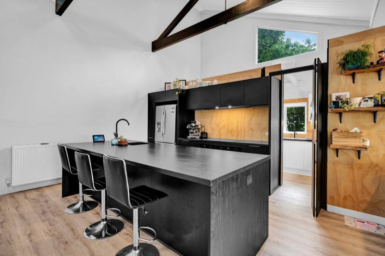 Photo of property in 330 Kelly Road, Lepperton, New Plymouth, 4373