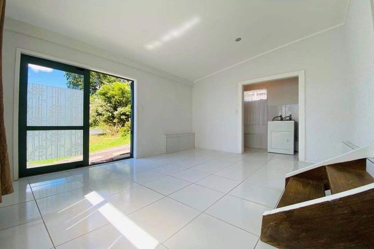 Photo of property in 1/728 Beach Road, Browns Bay, Auckland, 0630