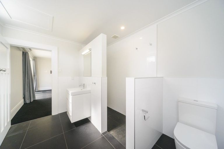 Photo of property in 11 Shamrock Street, Takaro, Palmerston North, 4412