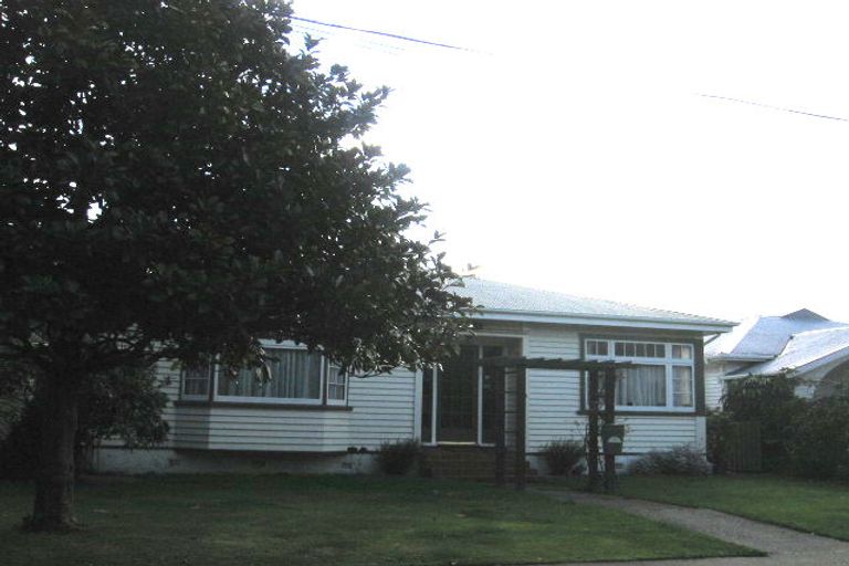 Photo of property in 1 Saint Albans Grove, Woburn, Lower Hutt, 5010