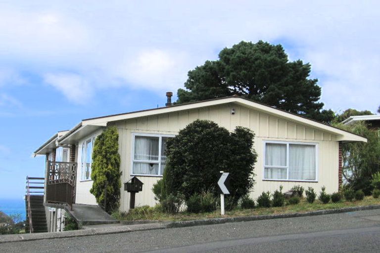 Photo of property in 28 Halifax Street, Kingston, Wellington, 6021