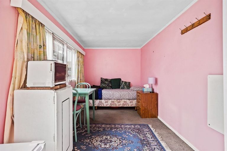 Photo of property in 108 Main Road, Tawa, Wellington, 5028