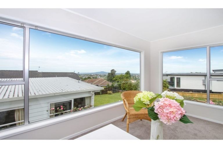 Photo of property in 2/118 Ocean View Road, Northcote, Auckland, 0627