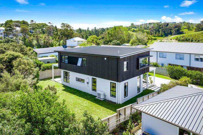 Photo of property in 22 Hampton Mews, Snells Beach, 0920