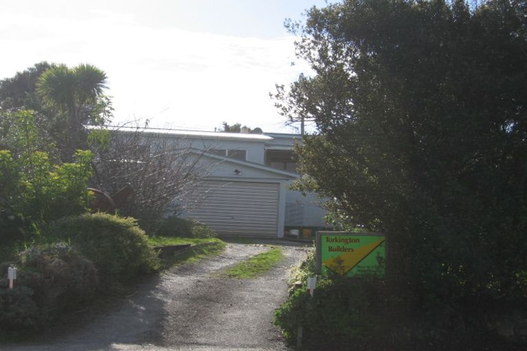Photo of property in 48 Hauraki Road, Leigh, 0985