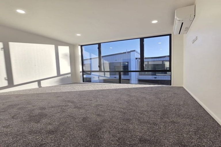 Photo of property in 408 Roscommon Road, Clendon Park, Auckland, 2103
