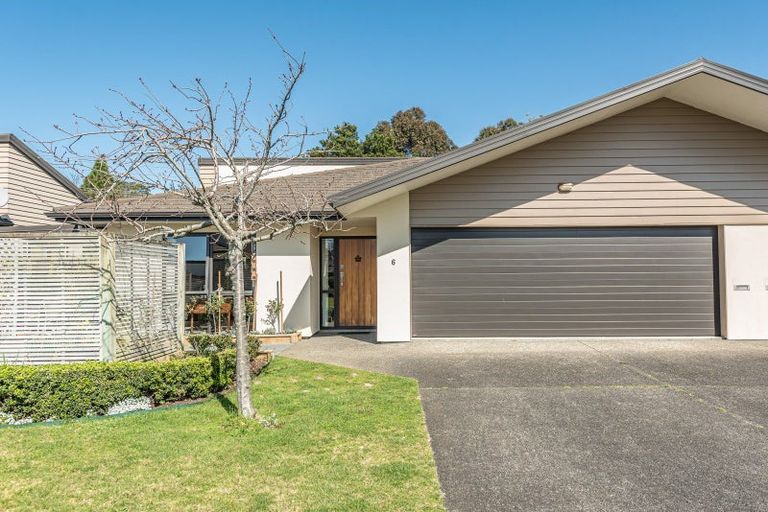 Photo of property in Caversham Park, 2/7 Caversham Road, Westmere, Whanganui, 4501