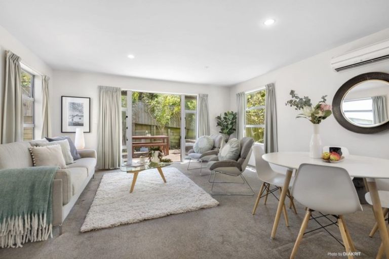 Photo of property in 48 Erlestoke Crescent, Churton Park, Wellington, 6037