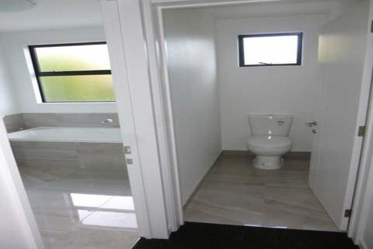 Photo of property in 2/40 Brockworth Place, Riccarton, Christchurch, 8011