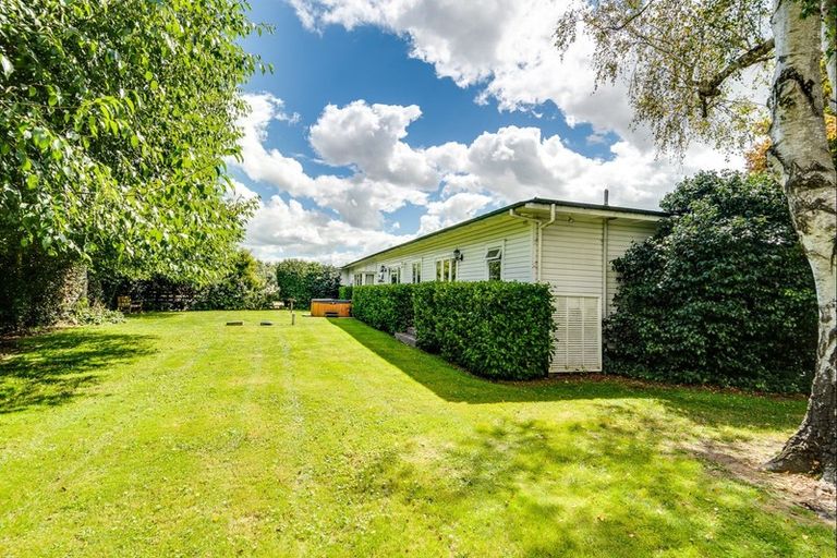 Photo of property in 32 Saint Andrews Road, Havelock North, 4130