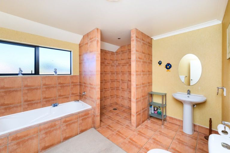 Photo of property in 16 Presidential Drive, Milson, Palmerston North, 4414