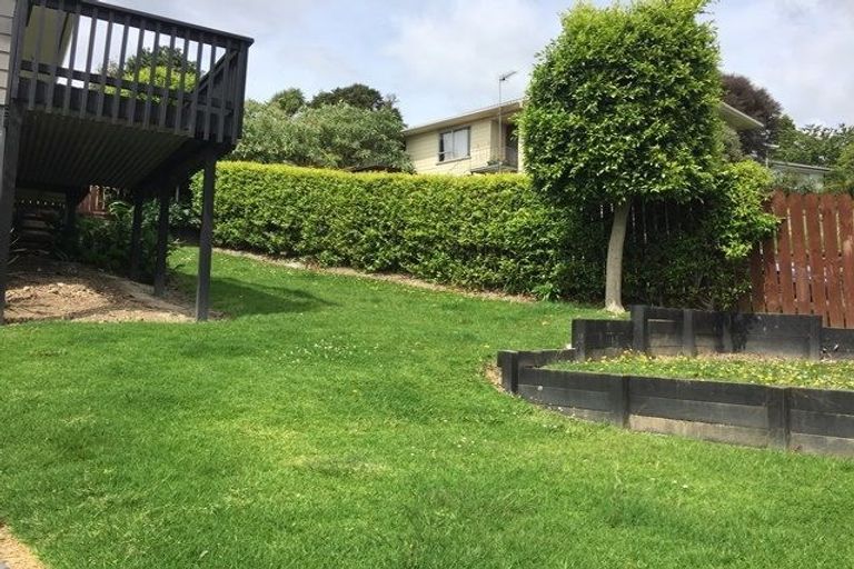 Photo of property in 20 Zingaro Place, Massey, Auckland, 0614