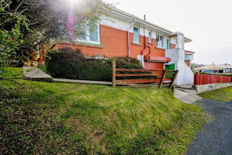 Photo of property in 19 Seaview Terrace, Kew, Dunedin, 9012