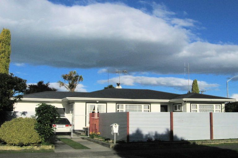 Photo of property in 4 Cranby Crescent, Onekawa, Napier, 4110