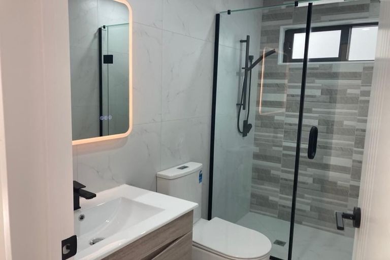 Photo of property in 527c Pakuranga Road, Howick, Auckland, 2010