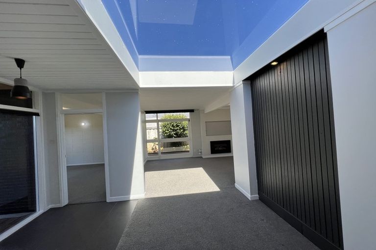 Photo of property in 5 Booralee Avenue, Botany Downs, Auckland, 2010