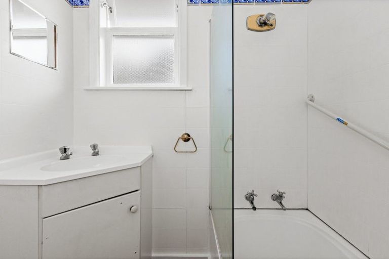 Photo of property in 1099 Cunningham Crescent, Mayfair, Hastings, 4122