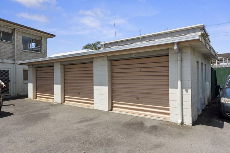 Photo of property in 2/1196 Victoria Street, Whitiora, Hamilton, 3200