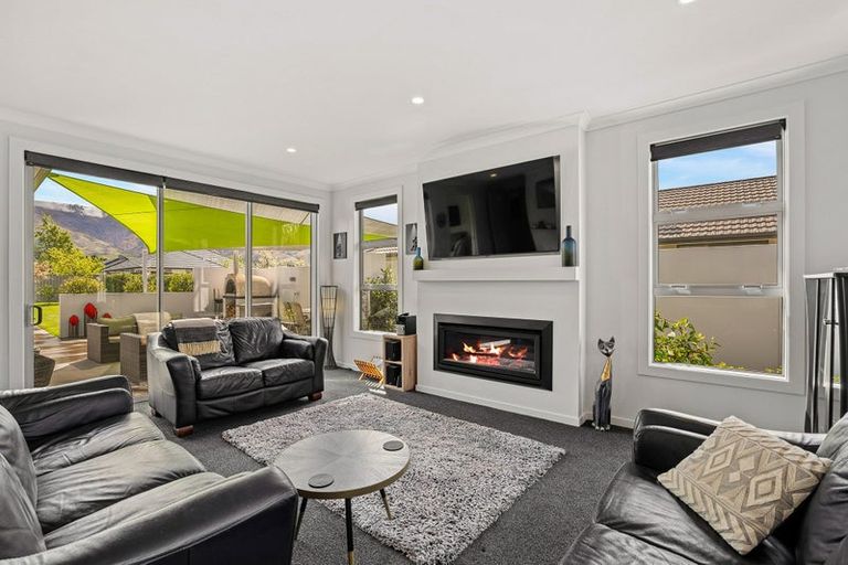 Photo of property in 15 De Bettencor Place, Mount Pisa, Cromwell, 9383