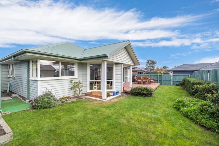 Photo of property in 3 Orca Lane, Parklands, Christchurch, 8083