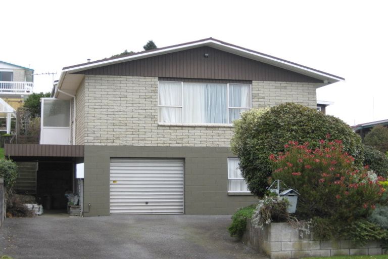 Photo of property in 6 Julian Place, Westown, New Plymouth, 4310