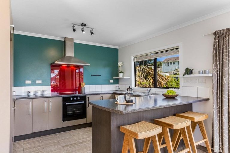 Photo of property in 9 Beauzami Crescent, Ascot Park, Porirua, 5024