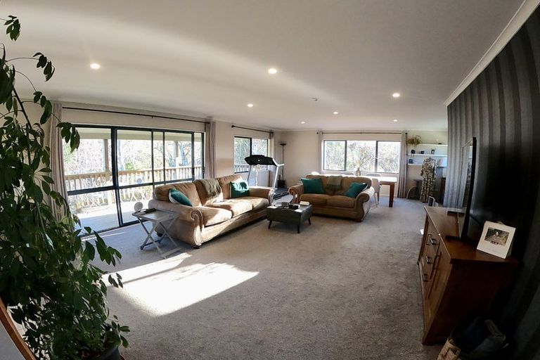 Photo of property in 172 Paraite Road, Paraite, New Plymouth, 4373
