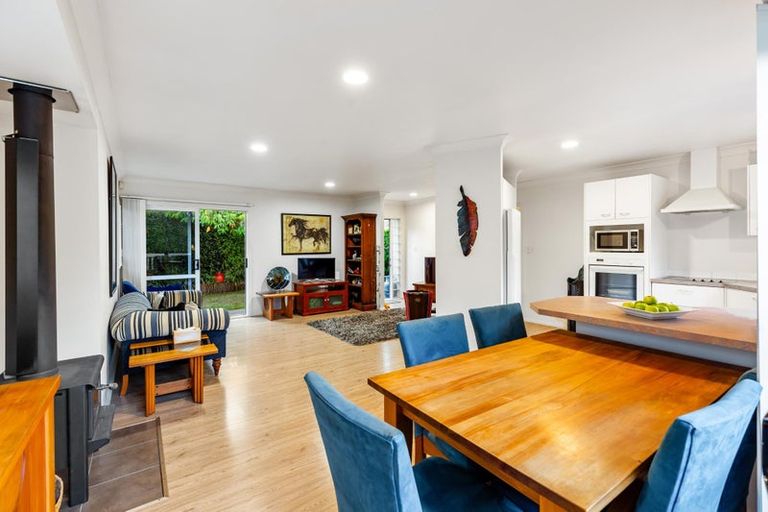 Photo of property in 24 Milan Drive, Glen Eden, Auckland, 0602