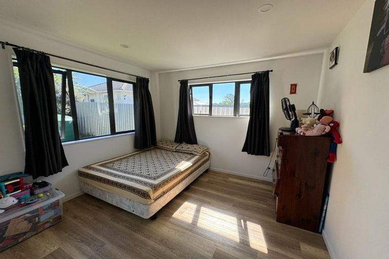 Photo of property in 20 Tamariki Avenue, Kelston, Auckland, 0602