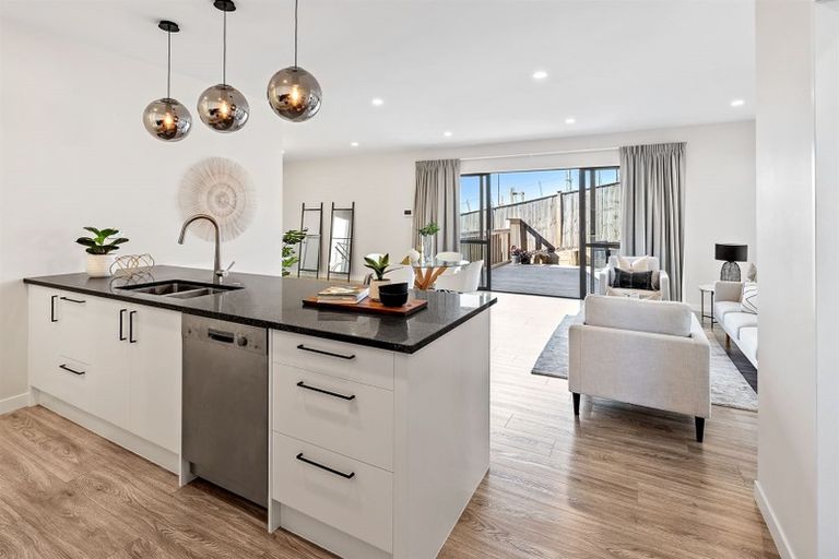 Photo of property in 40 Takurua Terrace, Orewa, 0931