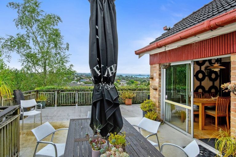 Photo of property in 195 Golf Road, Titirangi, Auckland, 0604