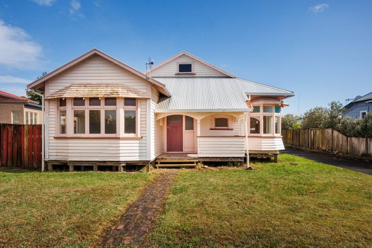 Photo of property in 11 Rosalie Terrace, Kelvin Grove, Palmerston North, 4414