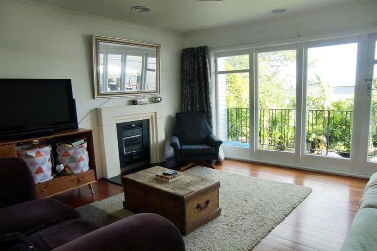 Photo of property in 50 Victoria Road, New Plymouth, 4310