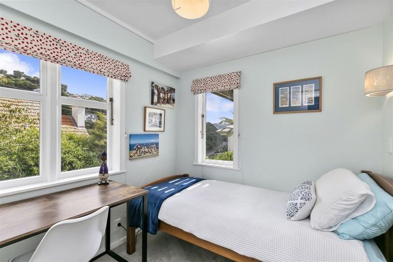 Photo of property in 12 Moana Road, Kelburn, Wellington, 6012