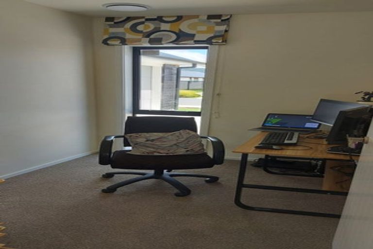 Photo of property in 14 Salisbury Crescent, Wallaceville, Upper Hutt, 5018