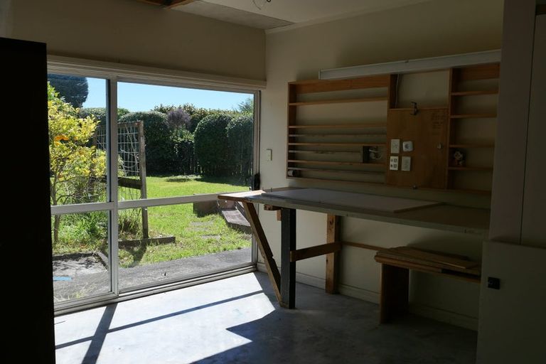Photo of property in 10 Karu Crescent, Waikanae, 5036