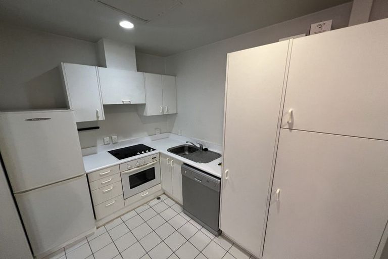 Photo of property in Terrace Tower Apartments, 126 The Terrace, Wellington Central, Wellington, 6011