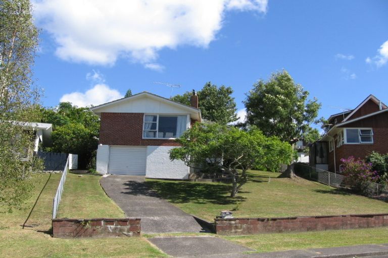 Photo of property in 34 Compton Street, Hillcrest, Auckland, 0627